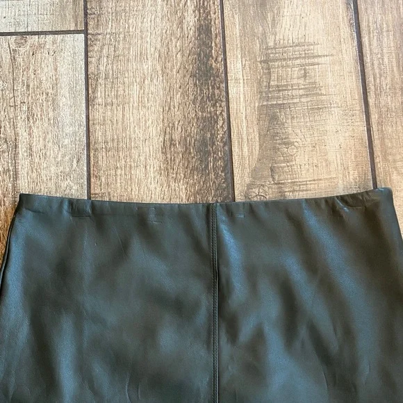 Romeo and Juliet Mini Skirt with Red & Yellow Floral Embroidery - Picture 9 of 10